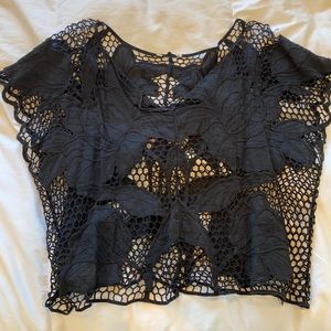 BLACK LACY KNIT TOP